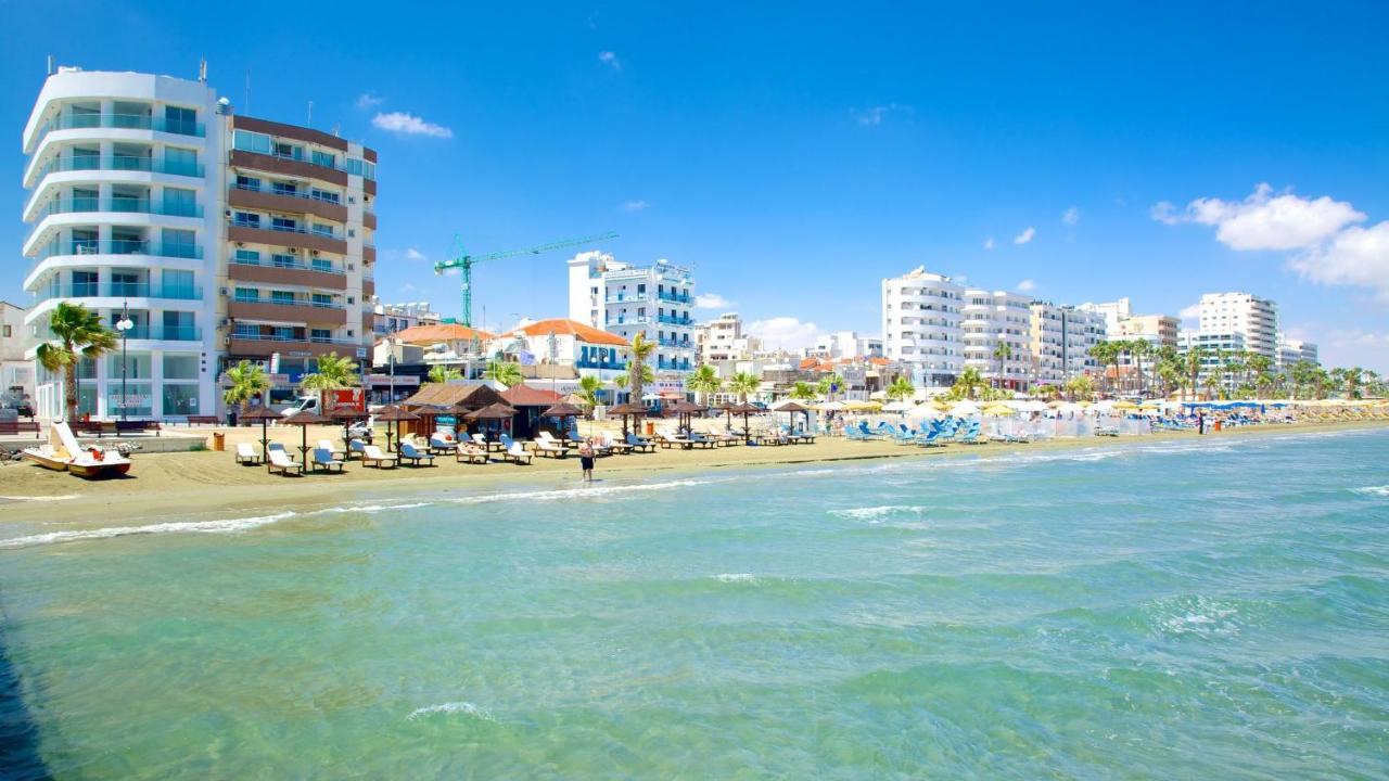 Larnaca Bay Suites エクステリア 写真